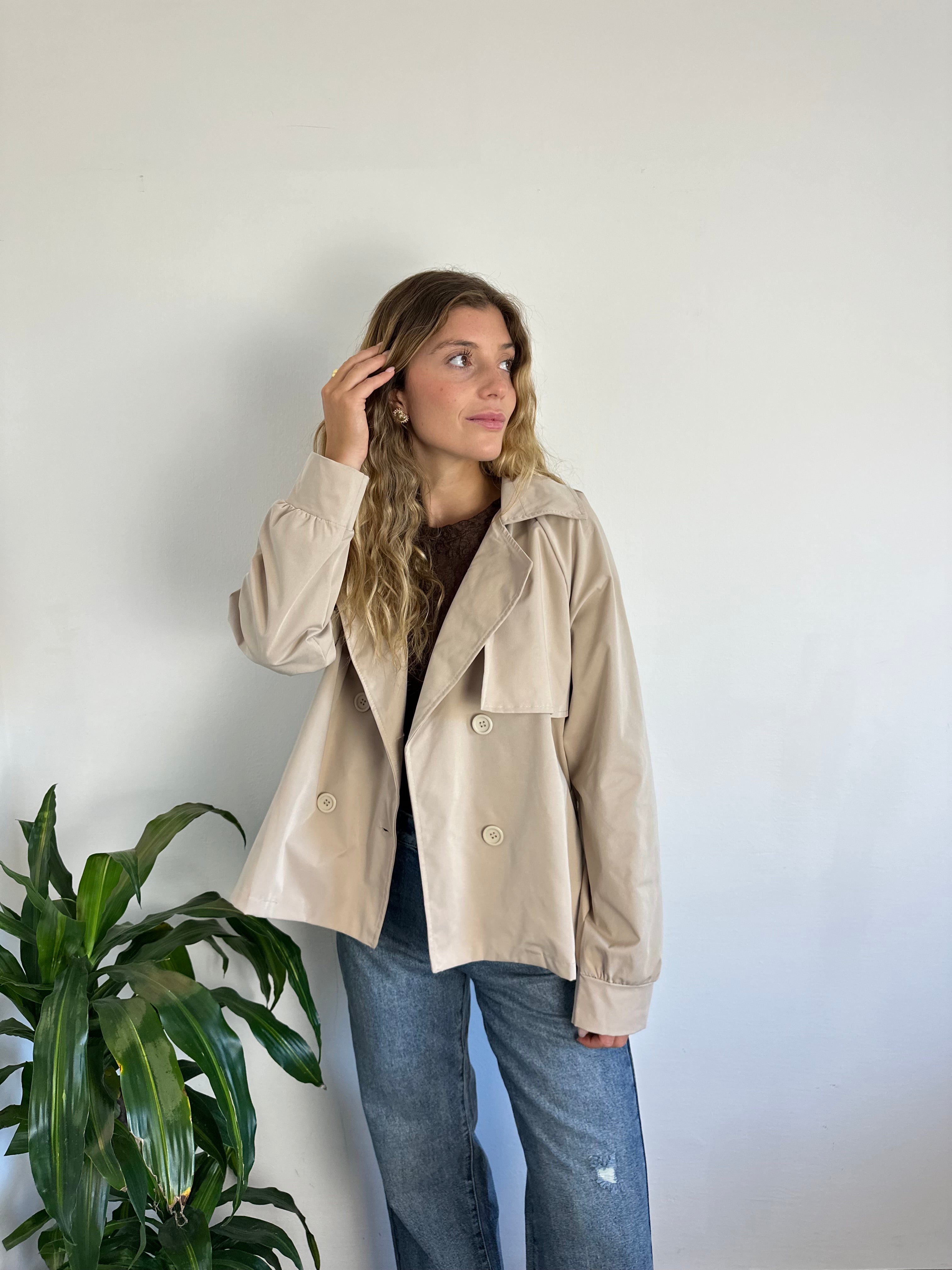 TRENCH CORTO BEIGE