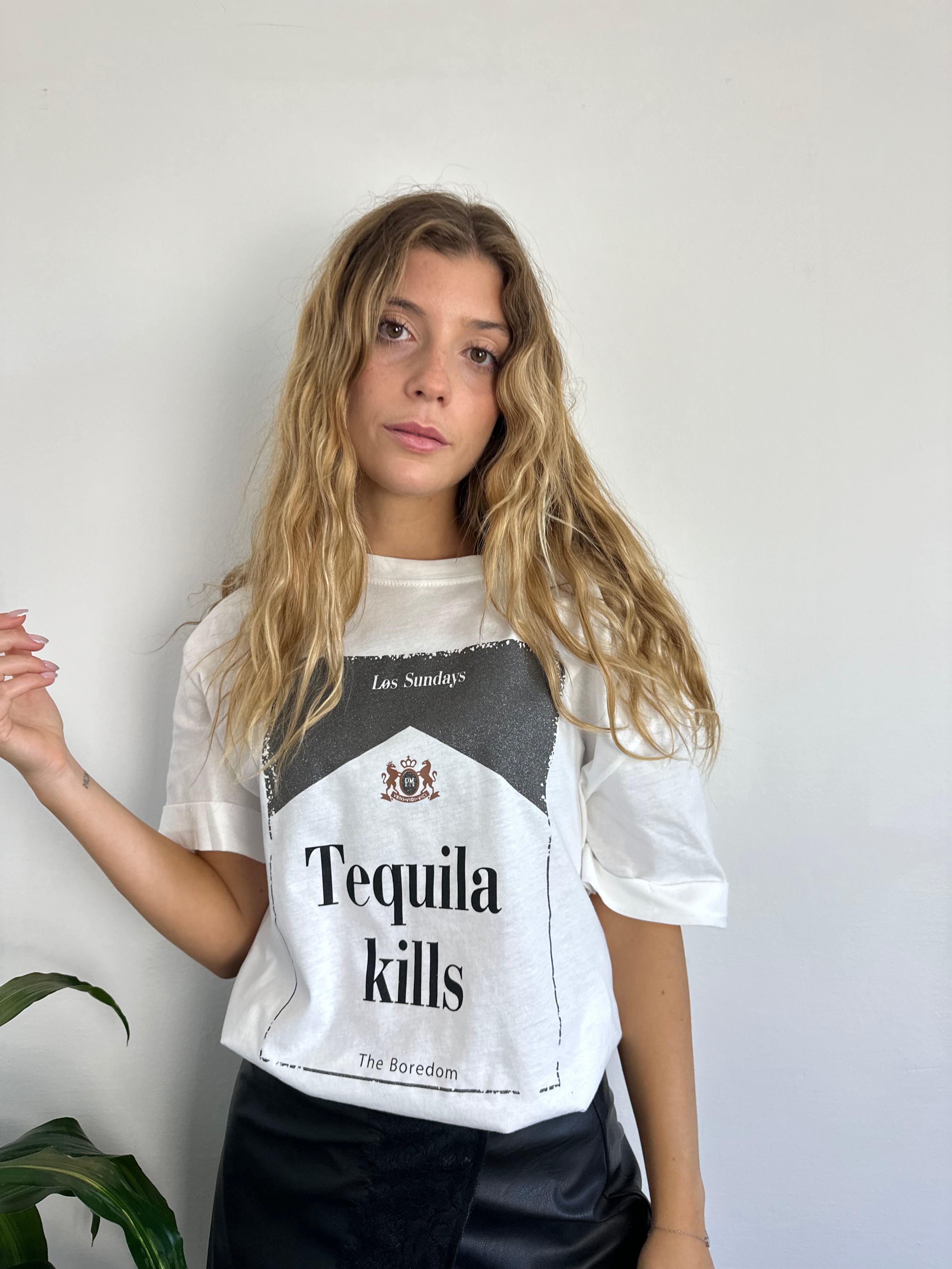 T-SHIRT 100% cotone “tequila” scritta nera