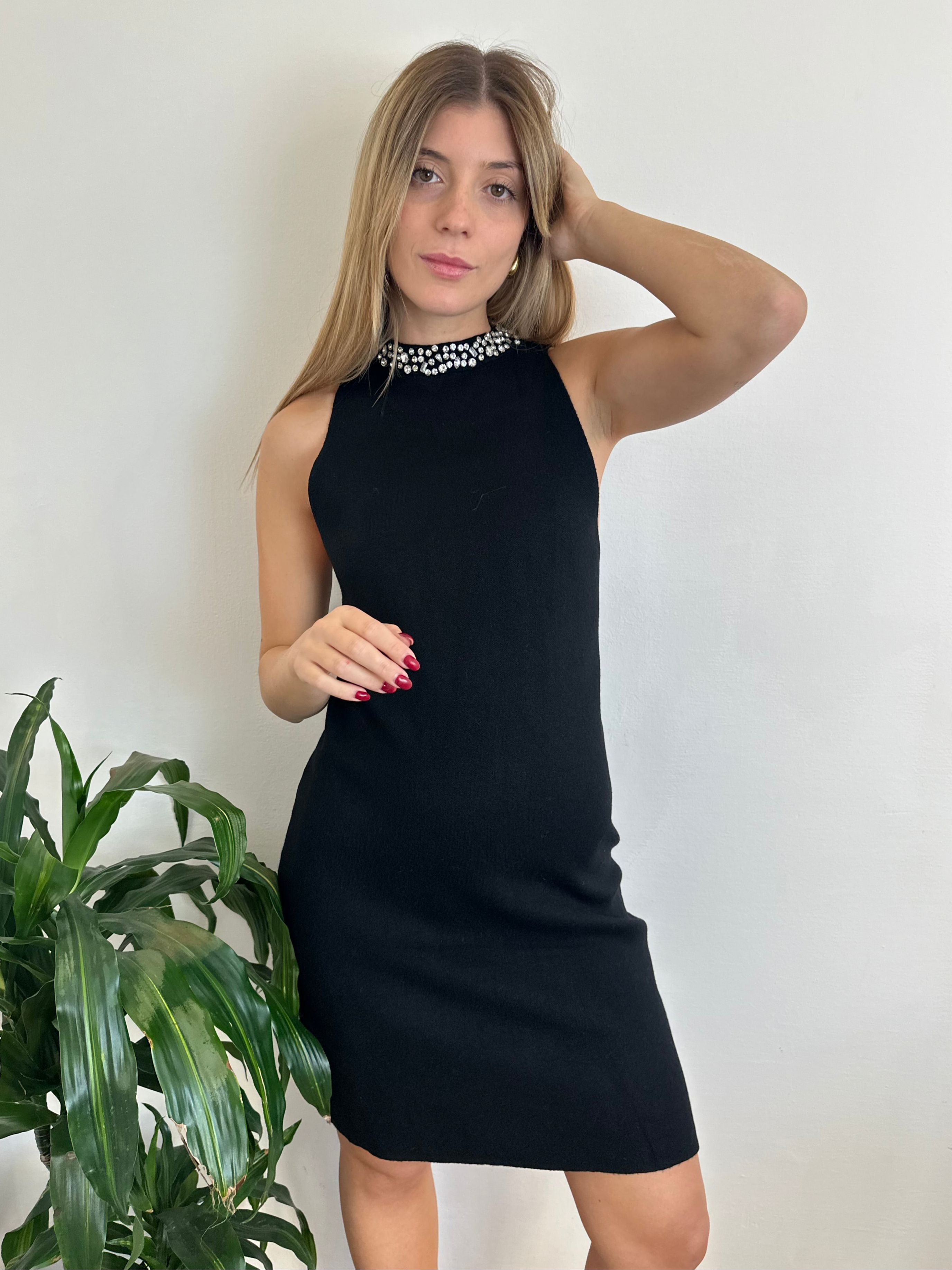 ABITO MAGLIA SMANICATO GIOIELLO NERO