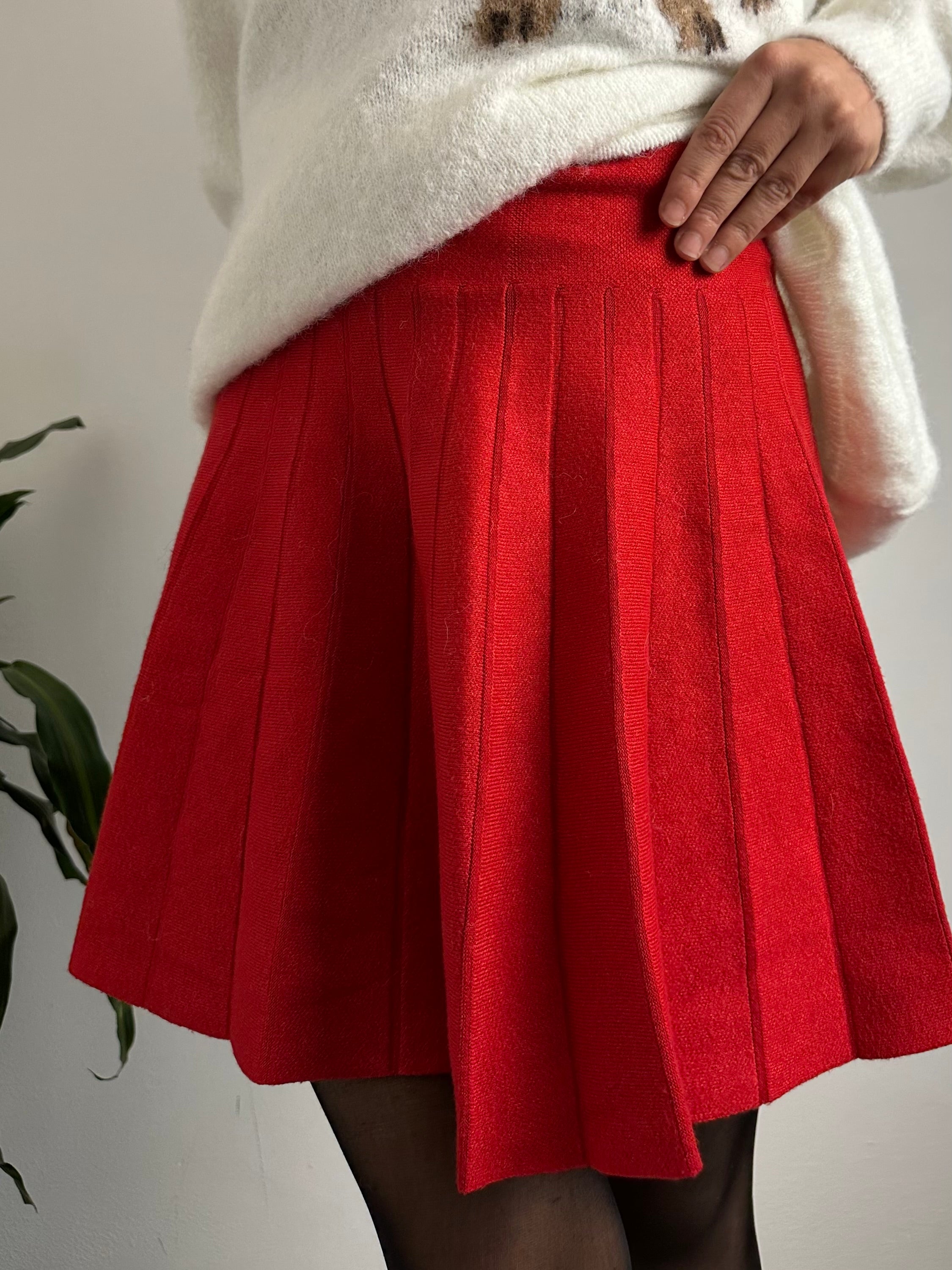 MINIGONNA IN MAGLIA ROSSA