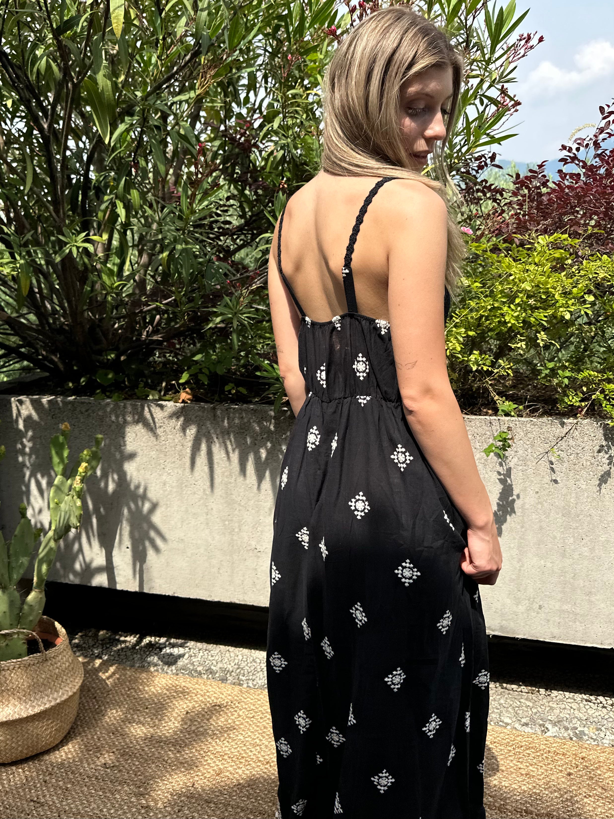 ABITO LUNGO CON TOP CROCHET NERO
