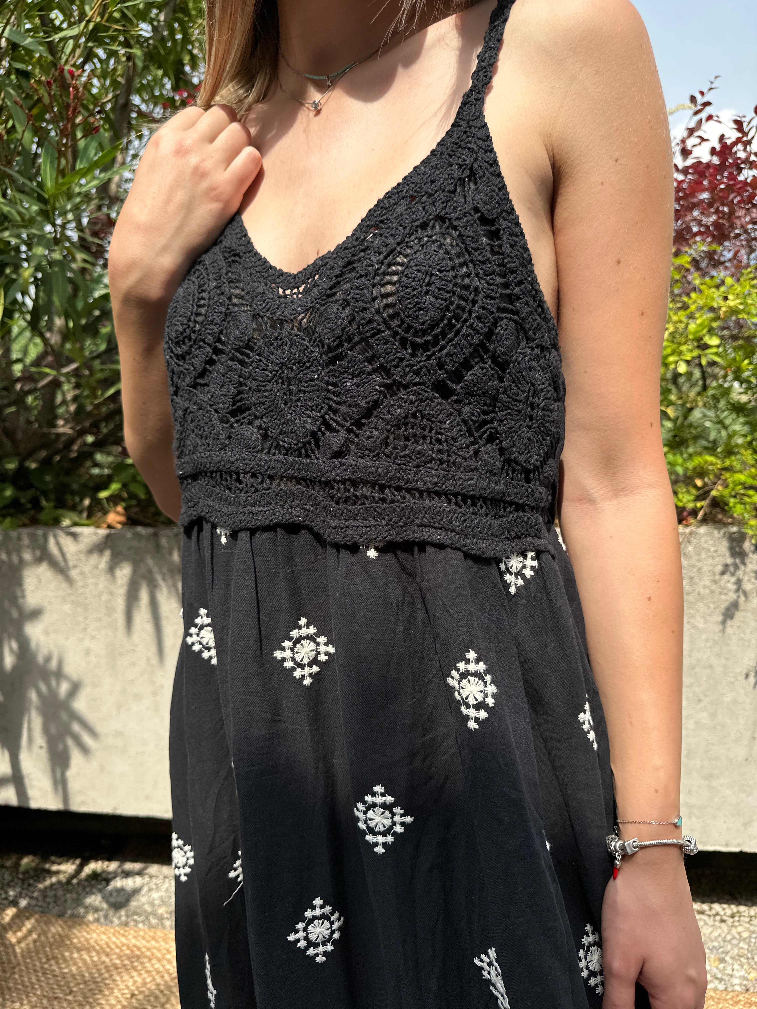 ABITO LUNGO CON TOP CROCHET NERO
