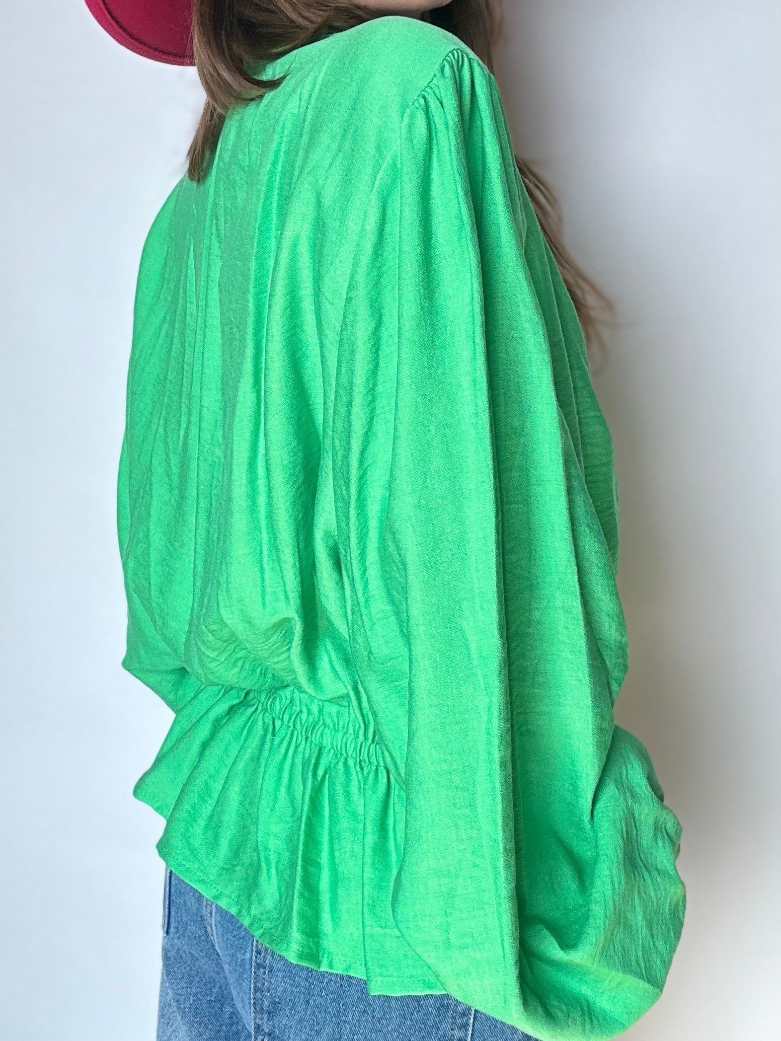 BLUSA CON VOLANT