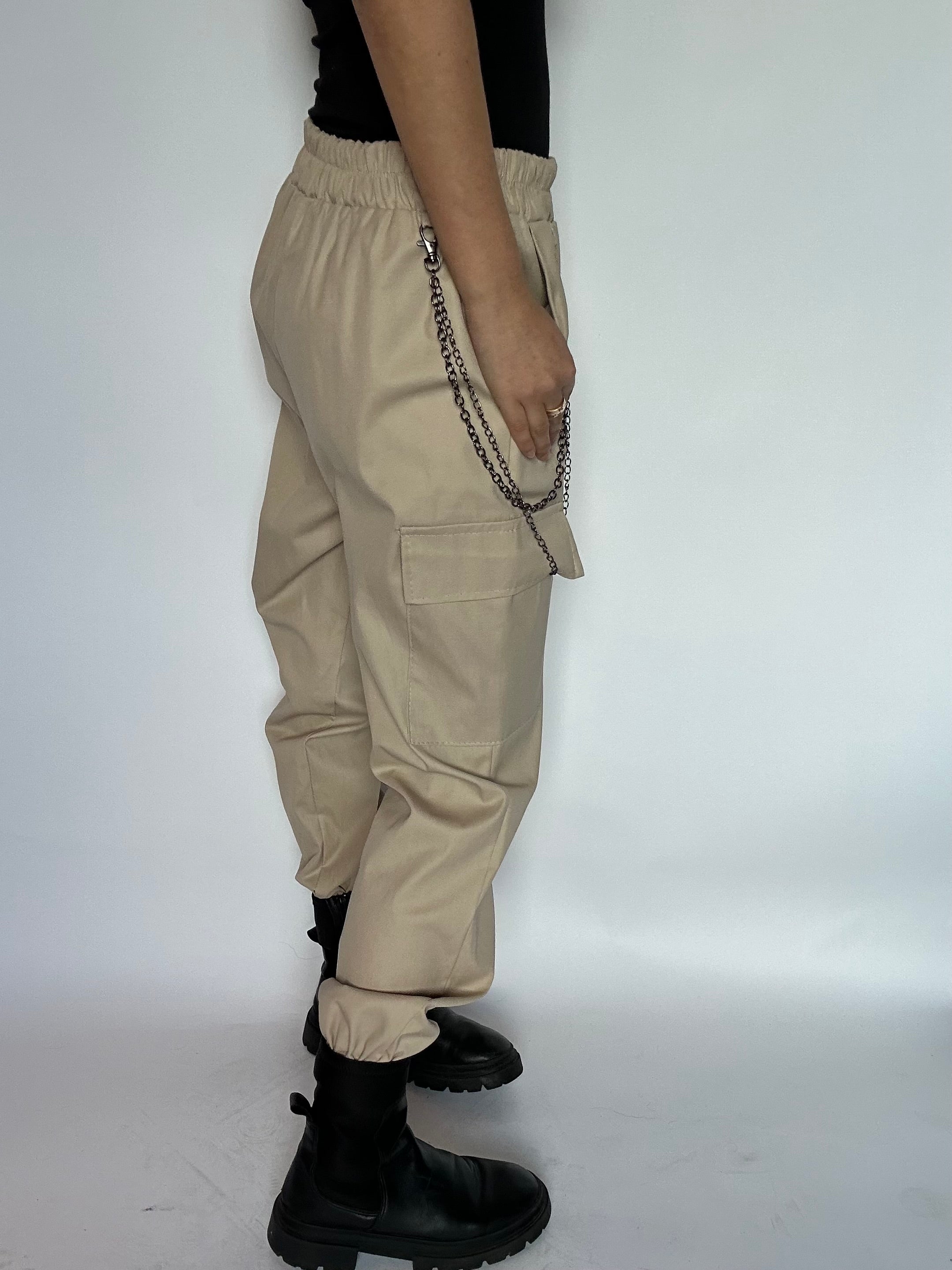 PANTALONI CARGO CON CATENA CAMMELLO