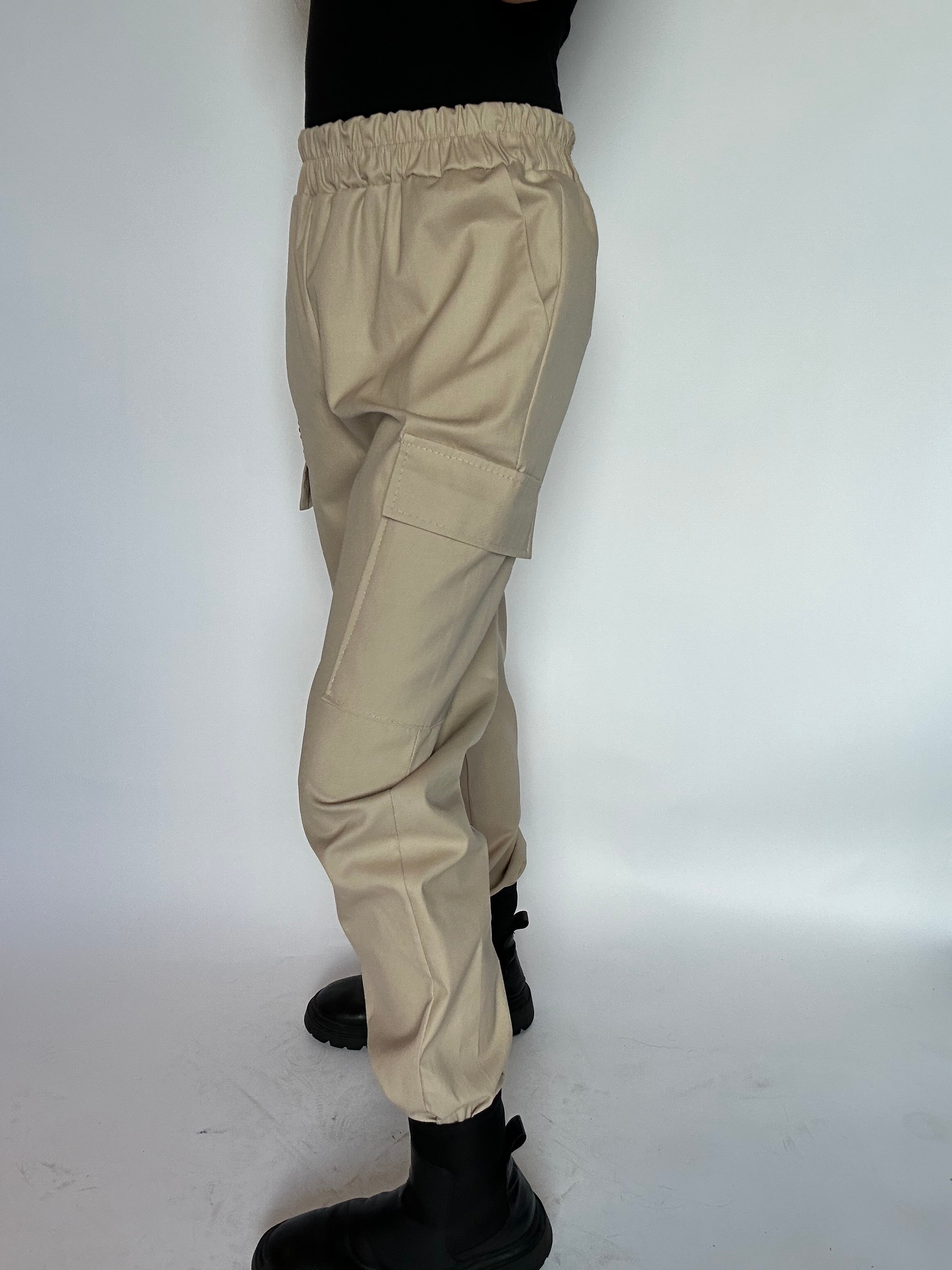 PANTALONI CARGO CON CATENA CAMMELLO