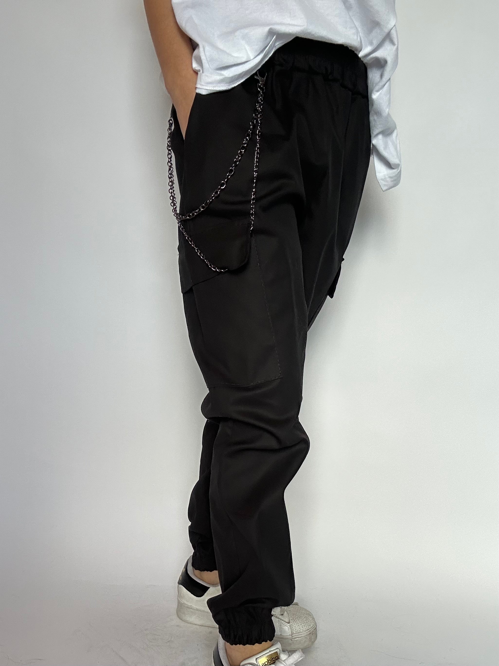 PANTALONI CARGO CON CATENA NERO