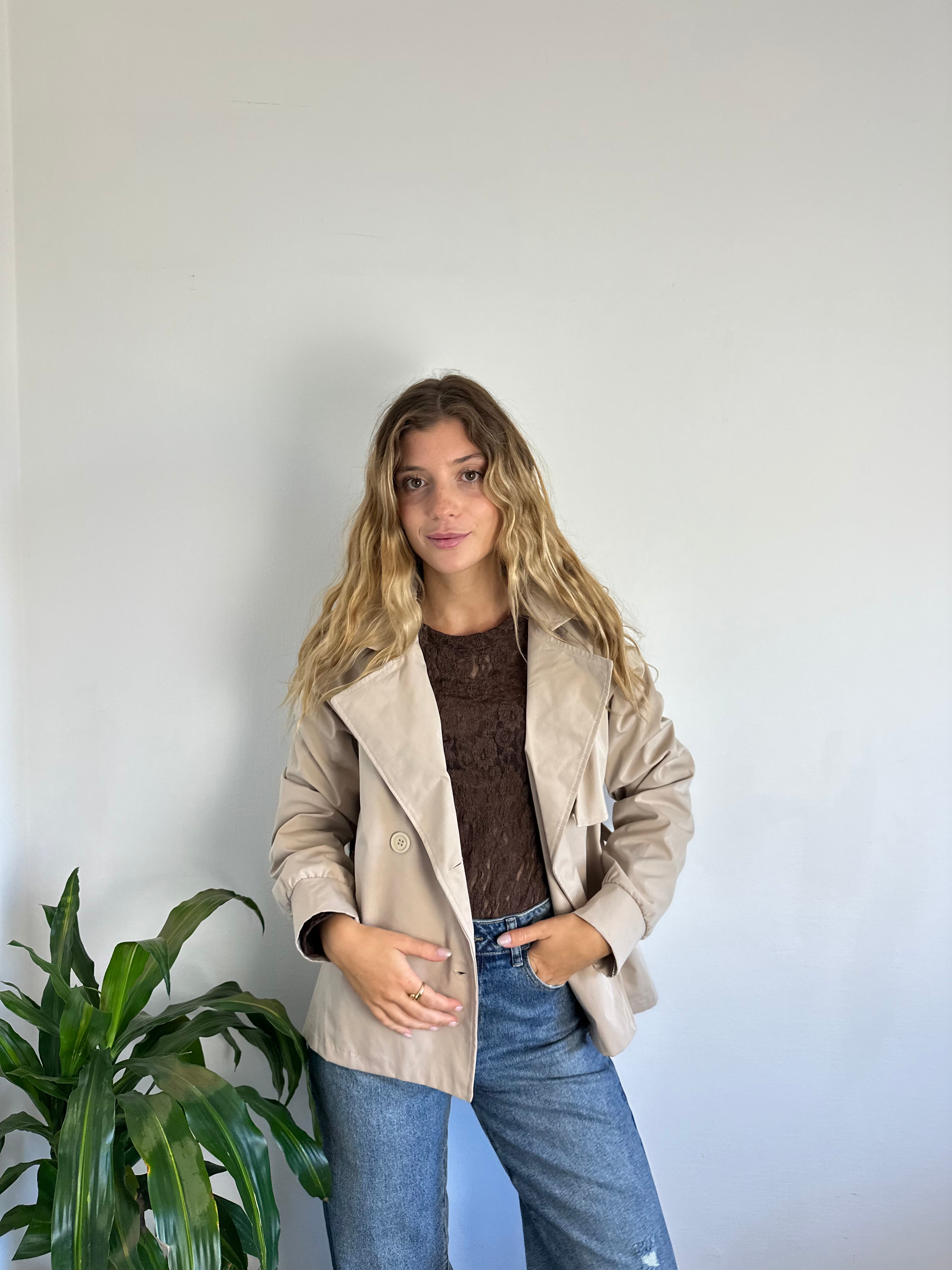 TRENCH CORTO BEIGE