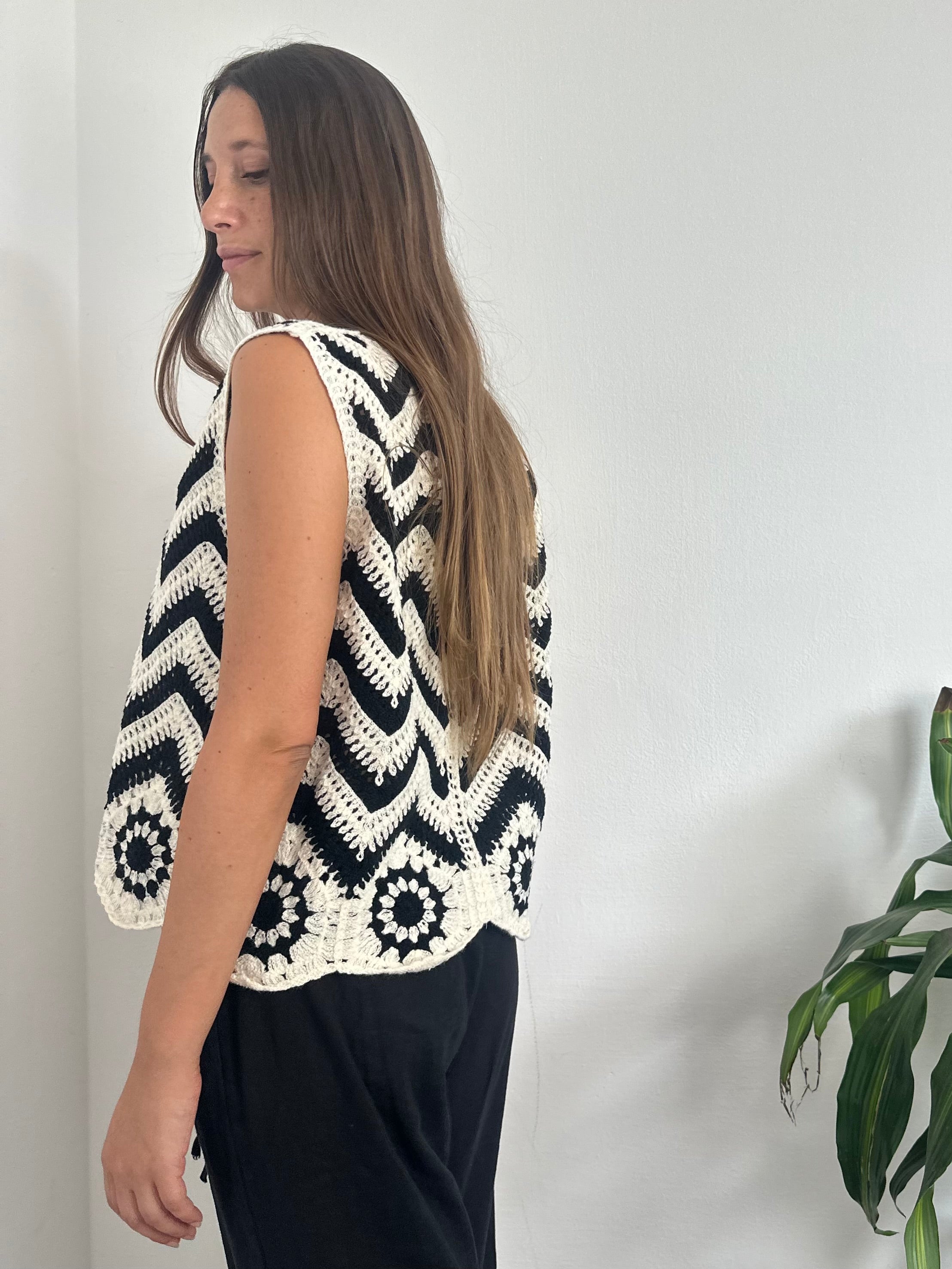 GILET GEOMETRICO BIANCO-NERO