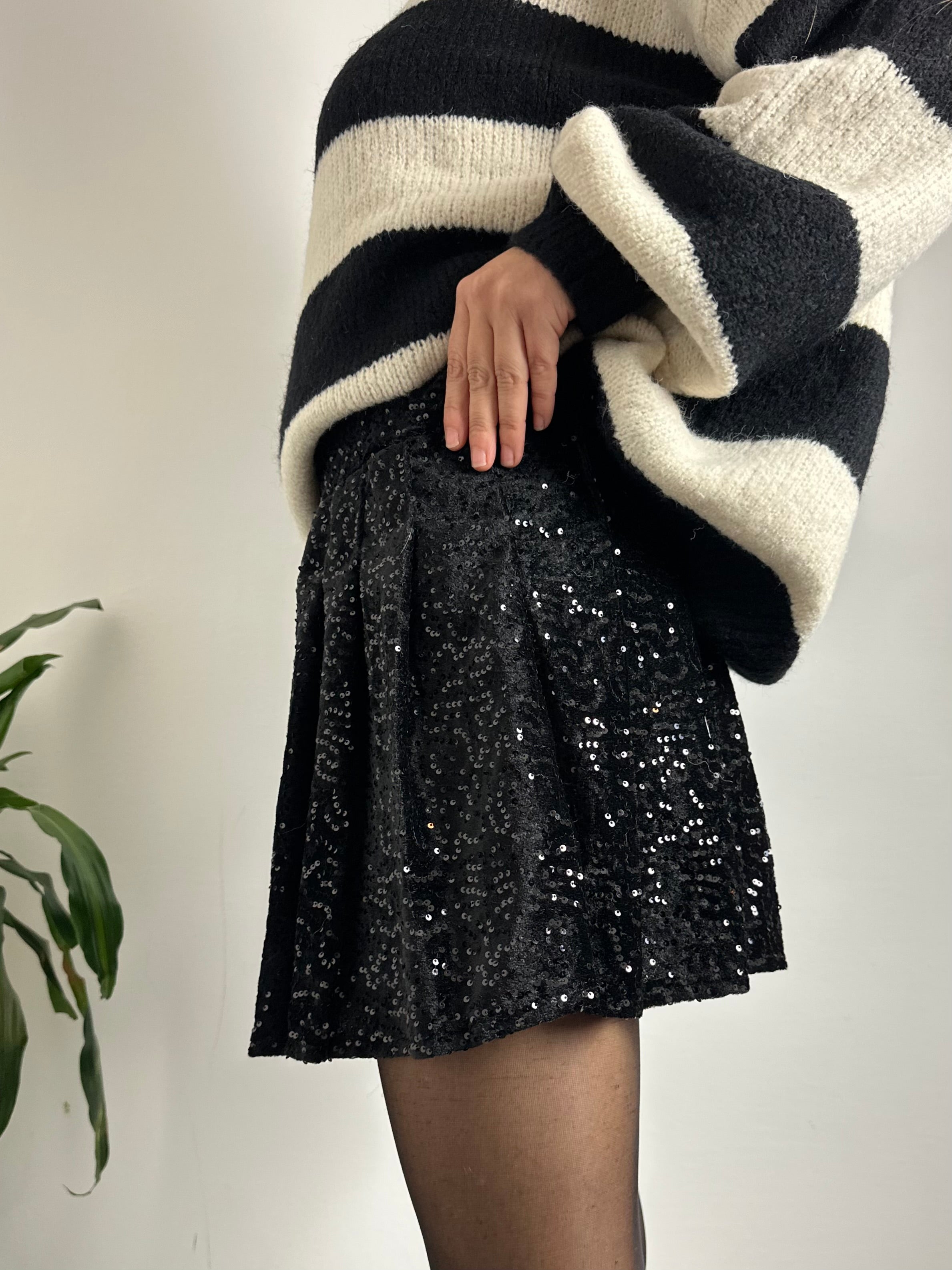 MINIGONNA VELLUTO A PIEGHE PAILLETTES NERO