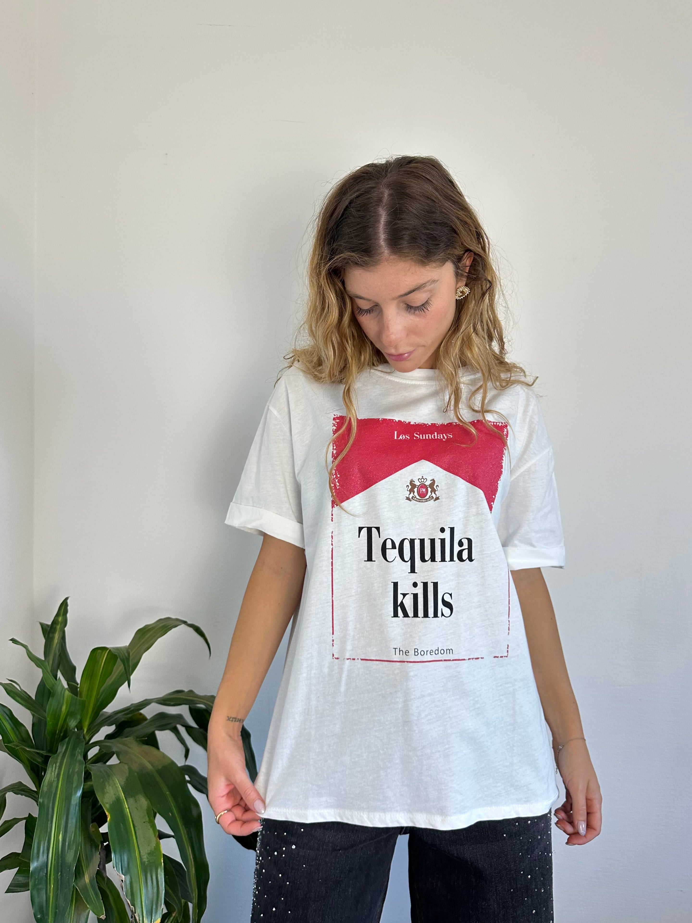 T-SHIRT 100% cotone “tequila” scritta rossa