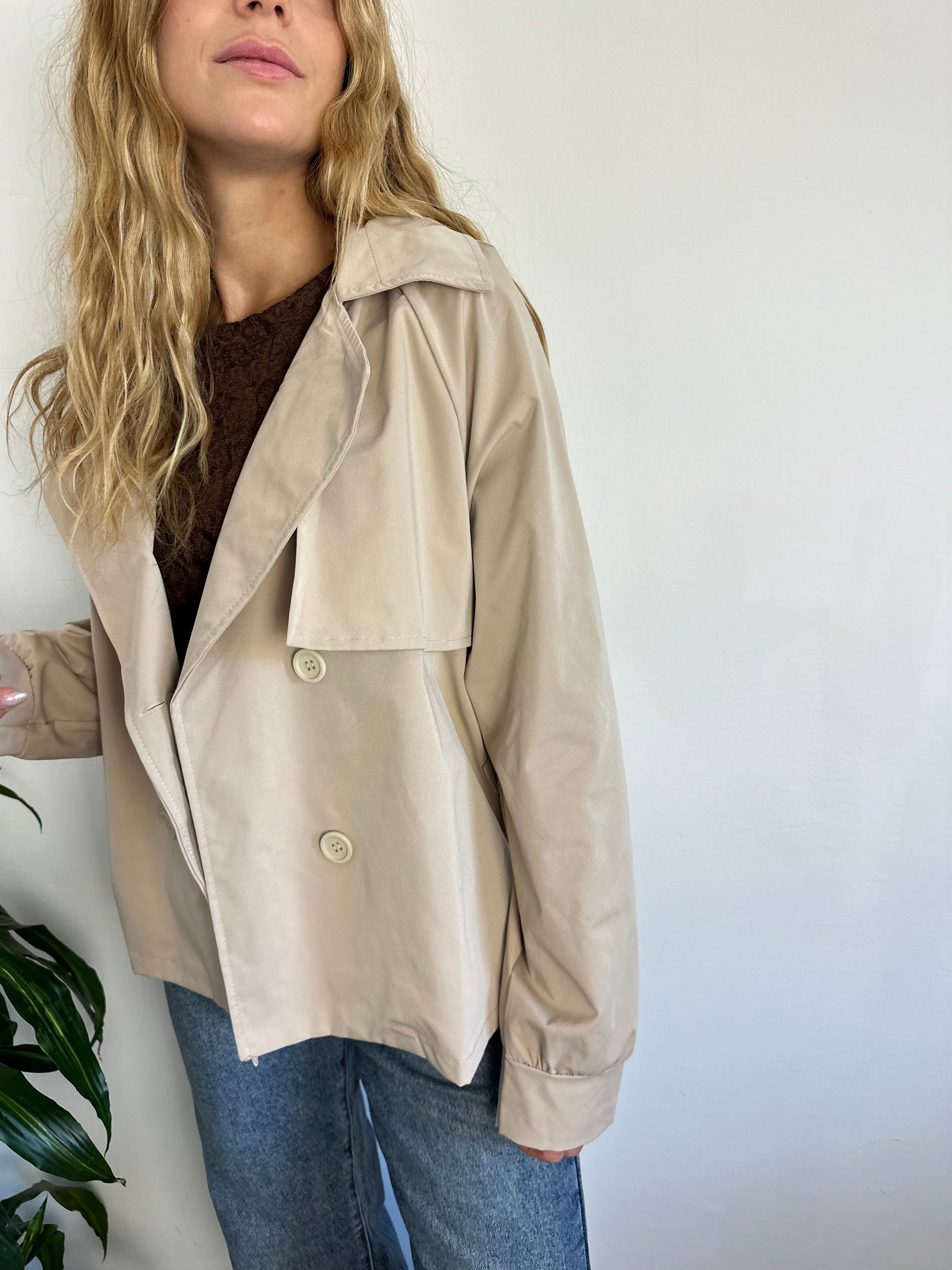 TRENCH CORTO BEIGE