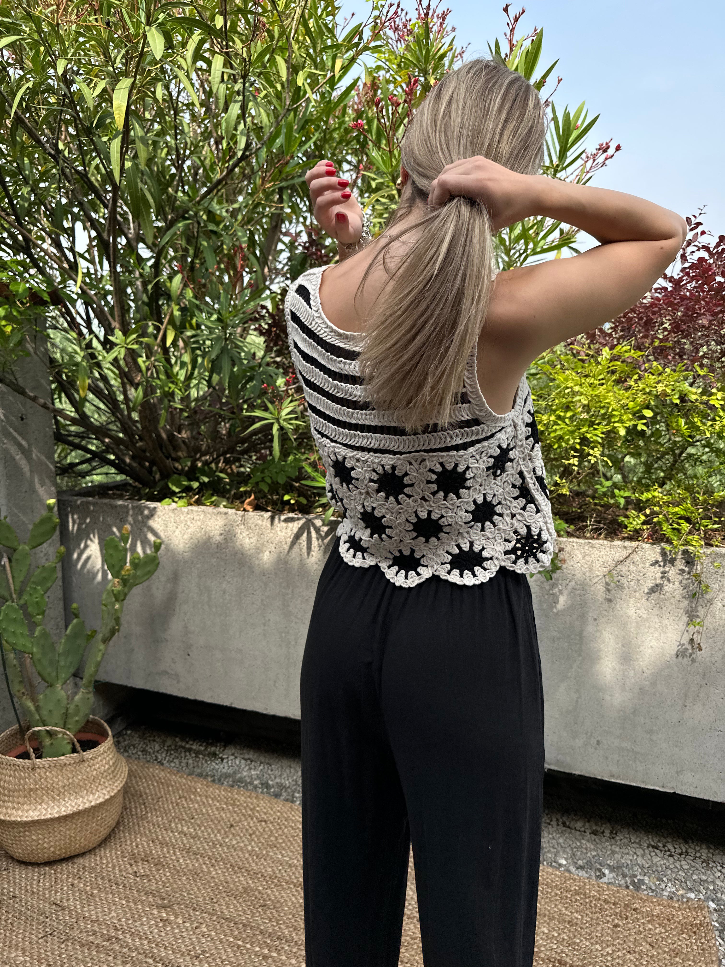 TOP CROCHET NERO-BIANCO