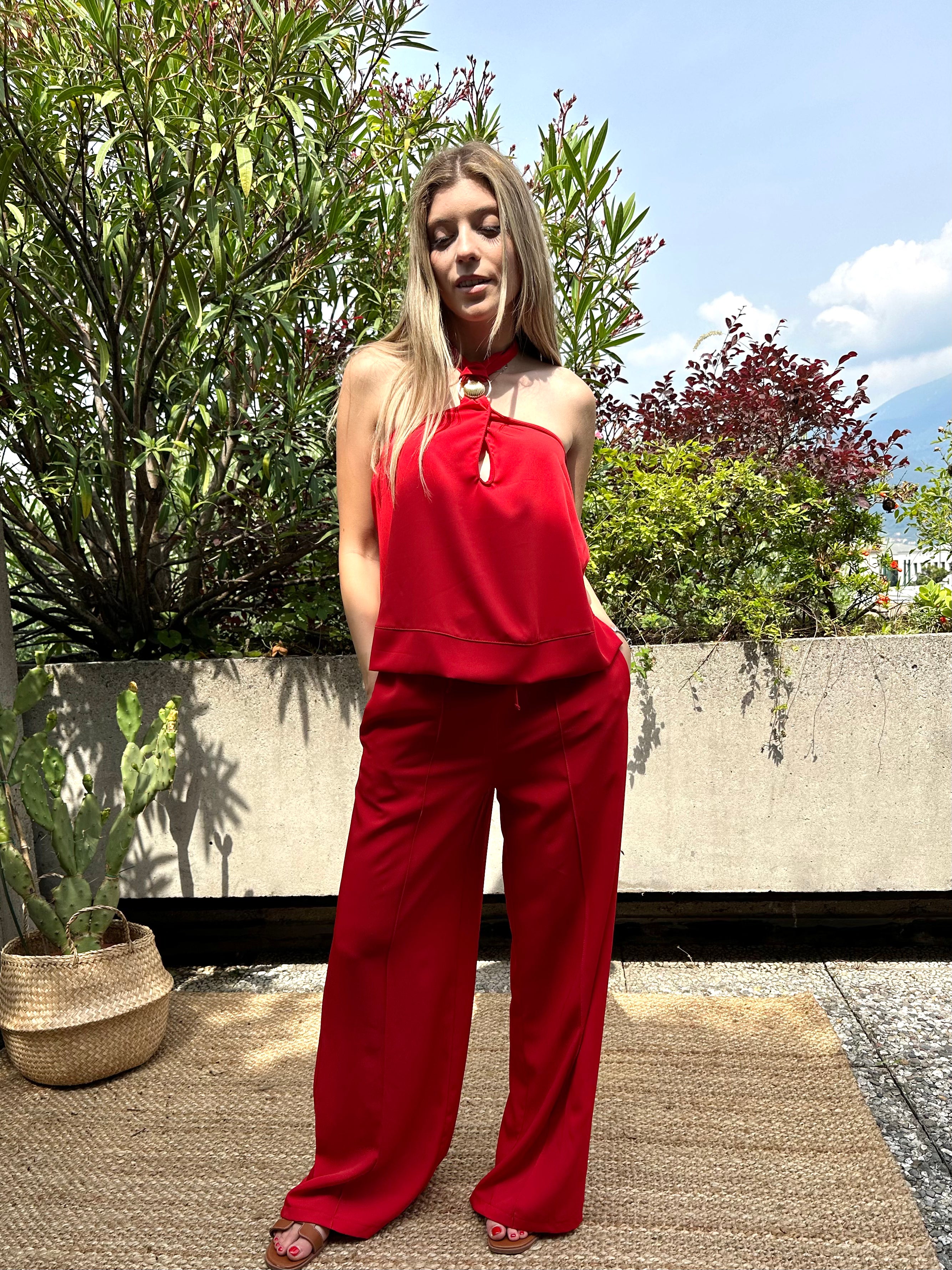 COORDINATO ROSSO  CON ACCESSORIO