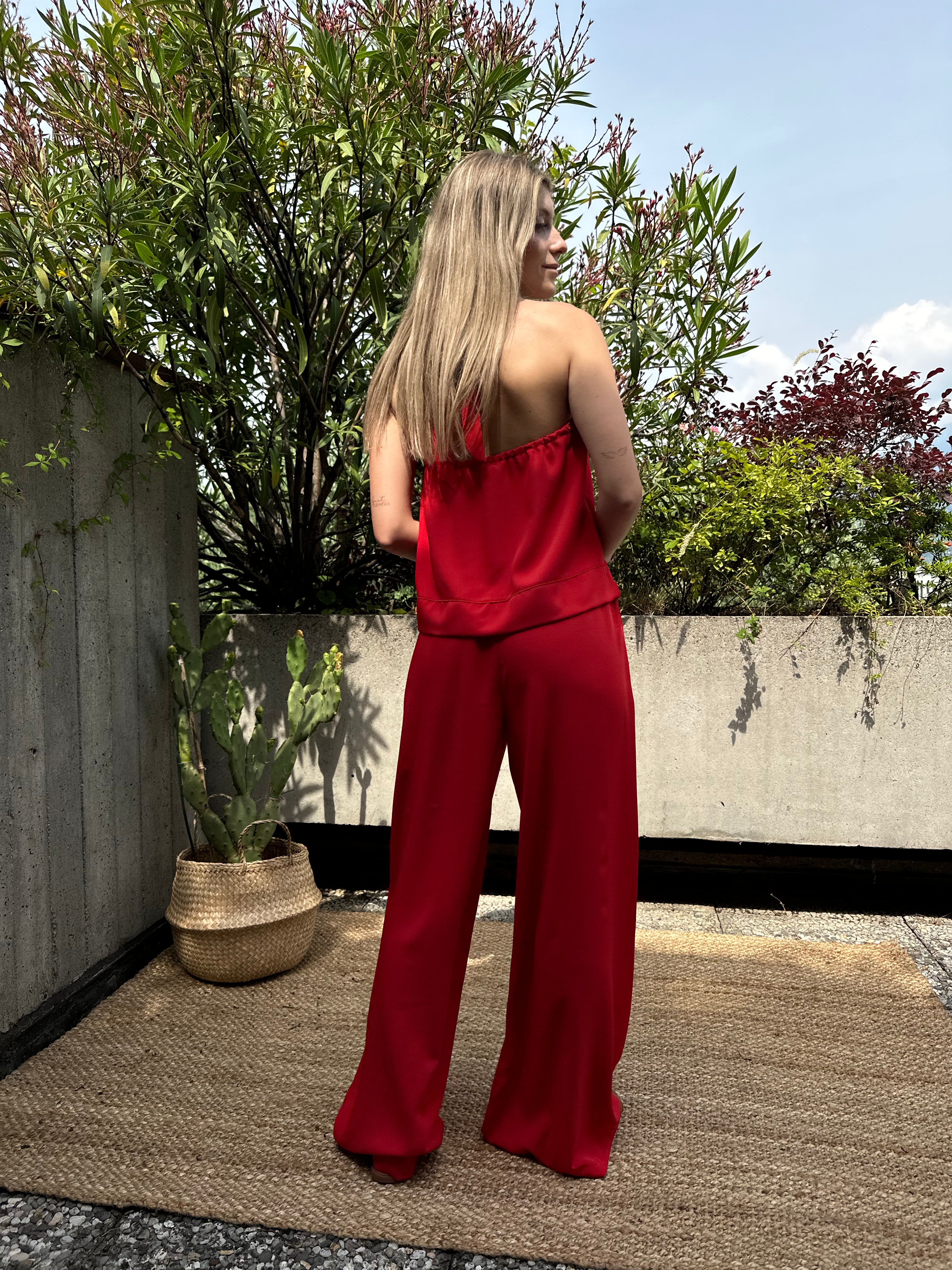 COORDINATO ROSSO  CON ACCESSORIO