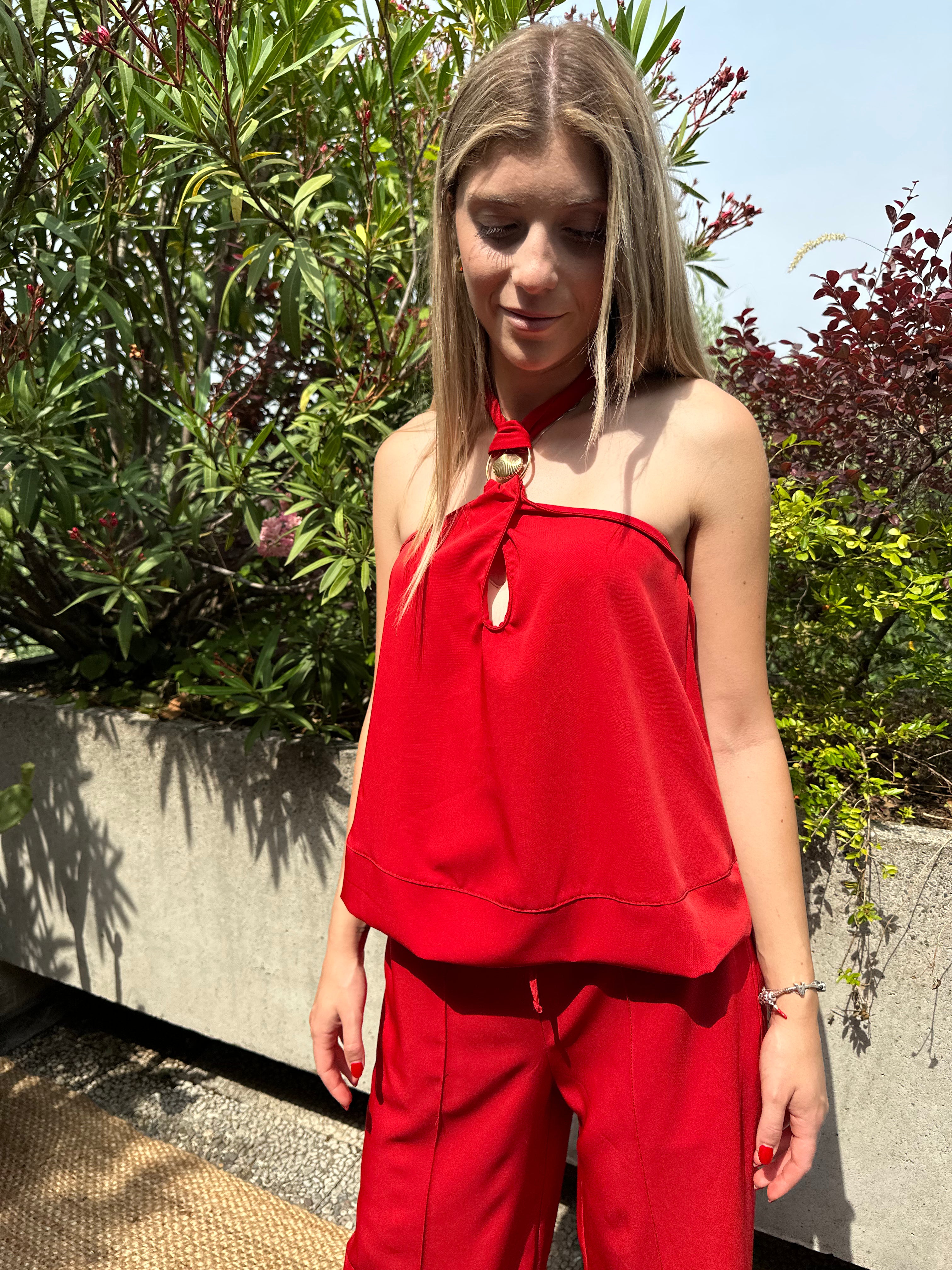 COORDINATO ROSSO  CON ACCESSORIO