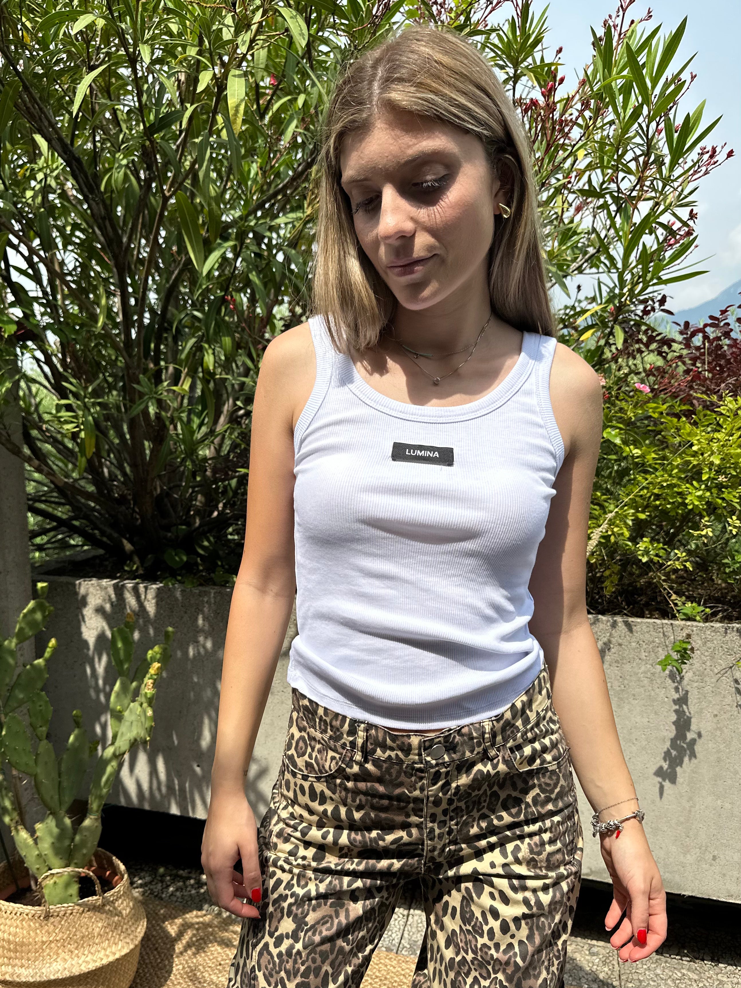 TOP CROPPED CON LOGO BIANCO