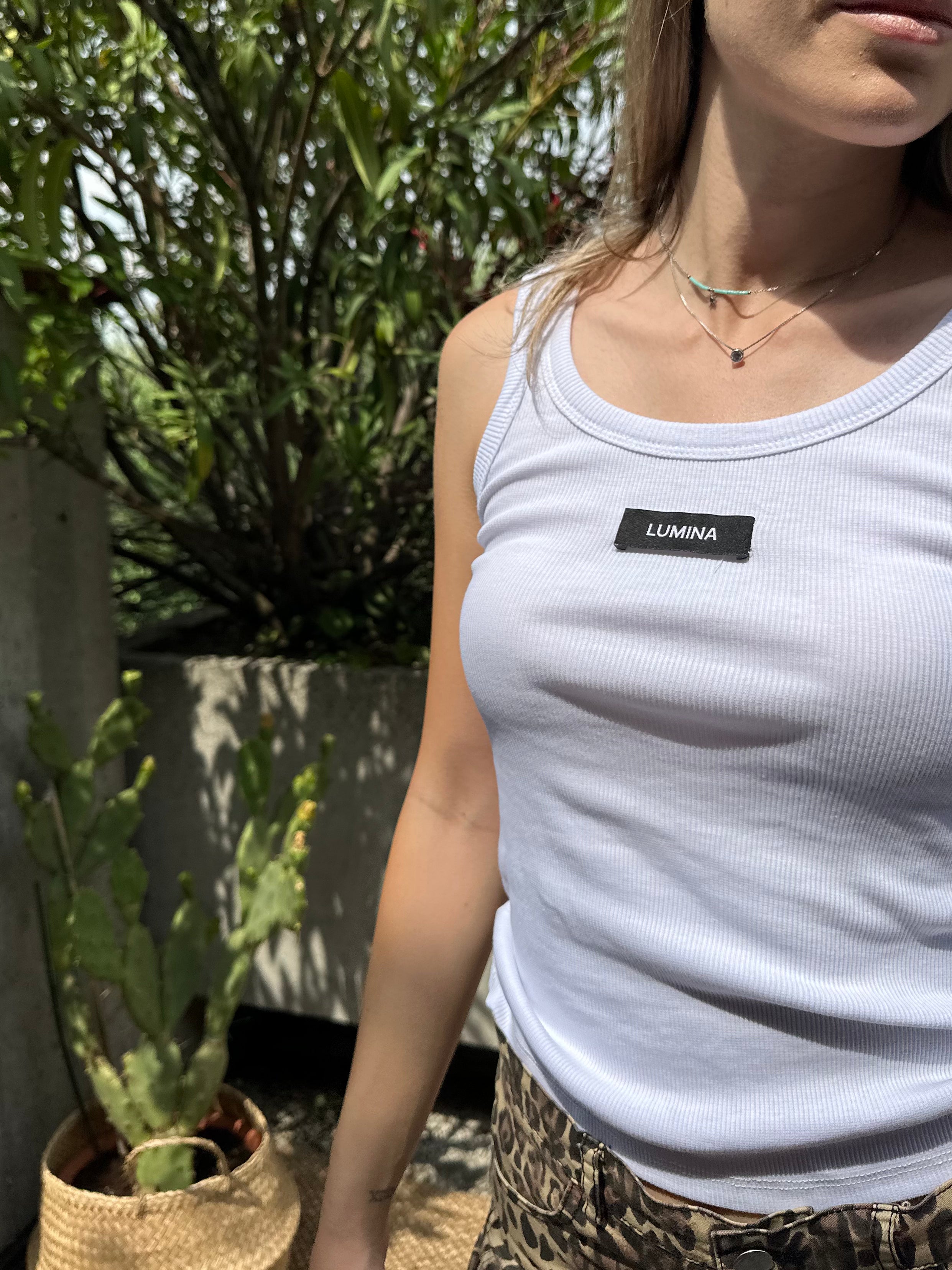 TOP CROPPED CON LOGO BIANCO