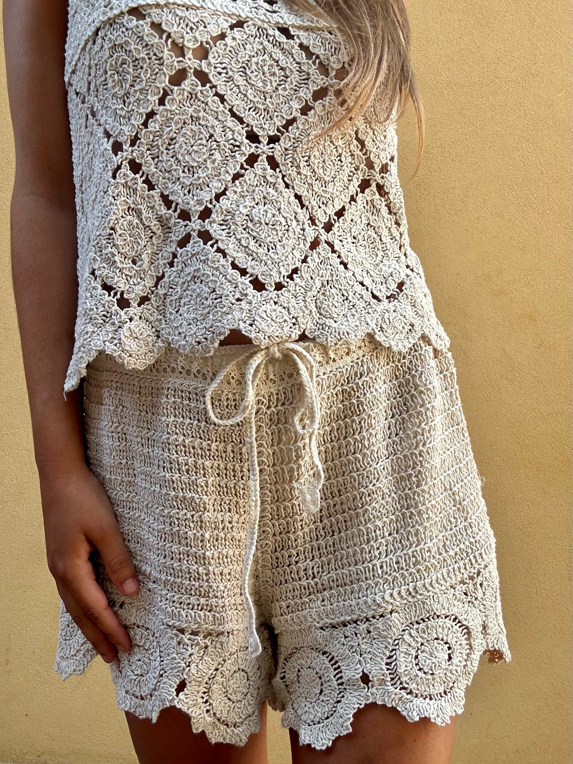 PANTALONCINI TRAFORATI BEIGE