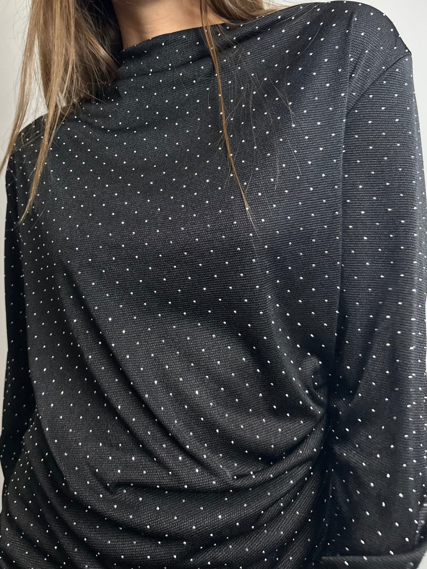 BLUSA CON BRILLANTINI